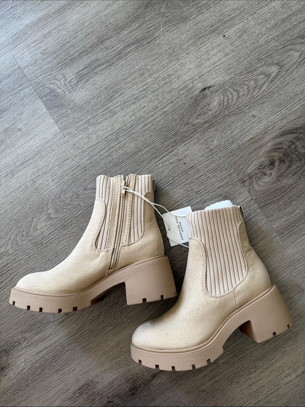 American Eagle Outfitters Tan Chunky Chelsea Platform Boots